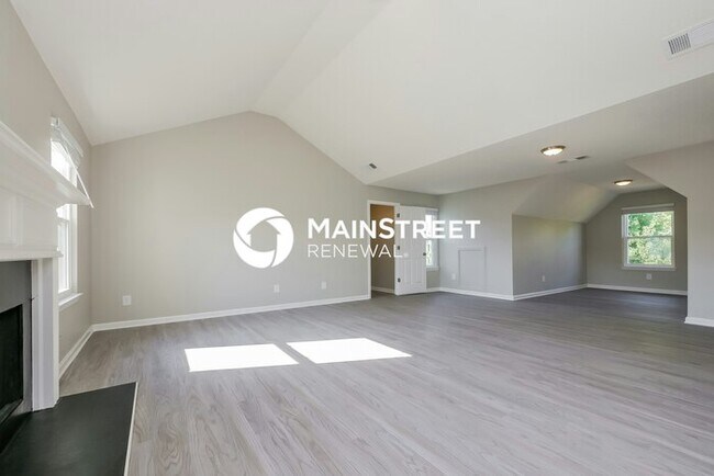 Building Photo - 4 Bedroom Pet-Friendly Home in Atlanta, GA with Main Street Renewal