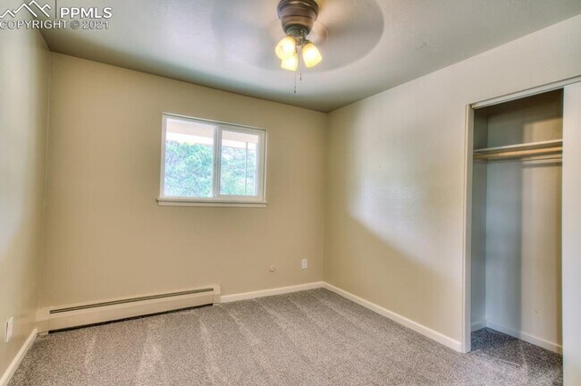 Building Photo - 1197 Cree Fourplex