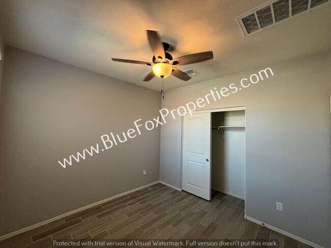 Building Photo - 735 Calle Calca