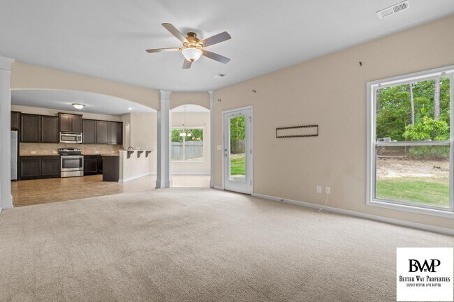 Building Photo - 11 Belhaven Dr