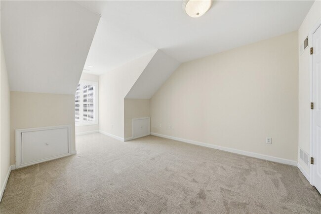 Building Photo - 819 Strasburg Dr