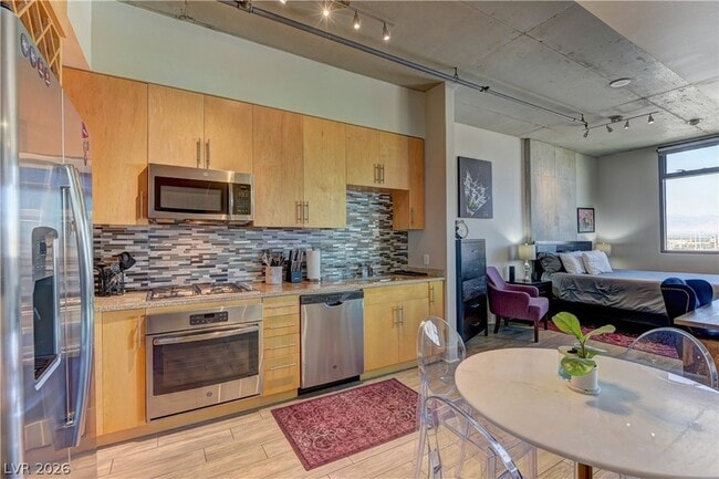 Building Photo - 353 E Bonneville Ave