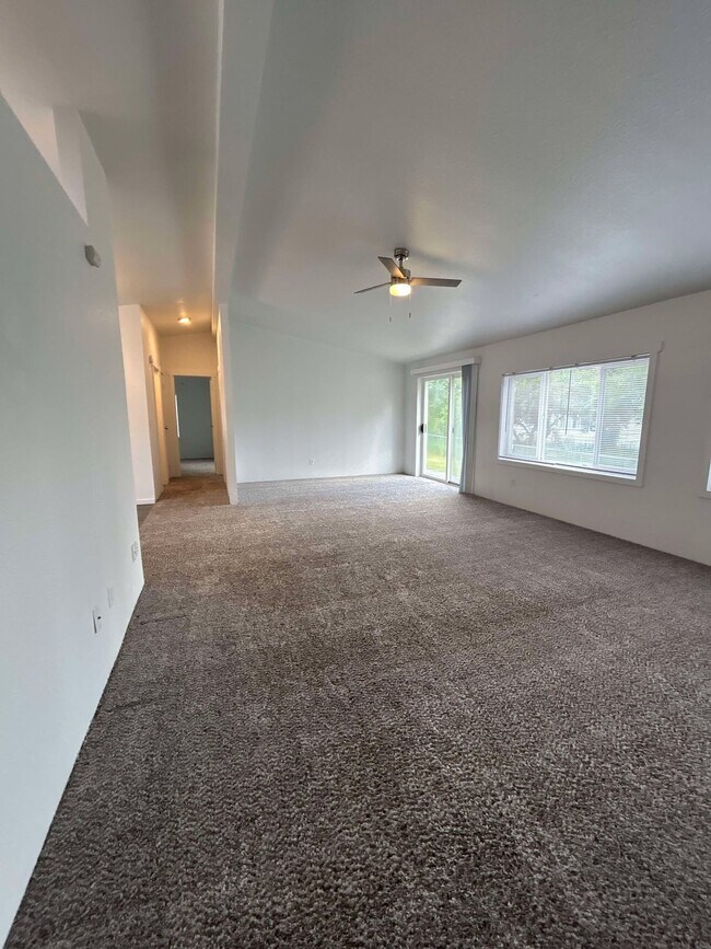 Building Photo - 8743 Whitewood Loop SE