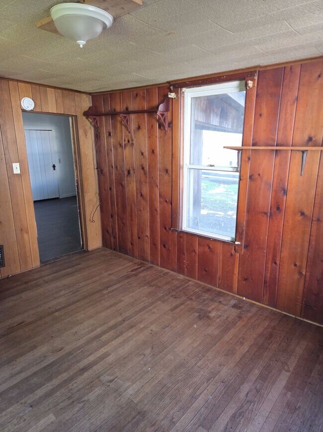 Building Photo - Charming 3-Bedroom Home in Peoria — Pet-Friendly & Move-In Ready! 50% Off First Month!