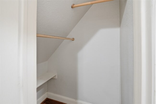 Building Photo - 318 2nd St N