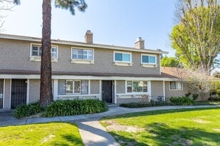 Building Photo - 2061 W Redlands Blvd