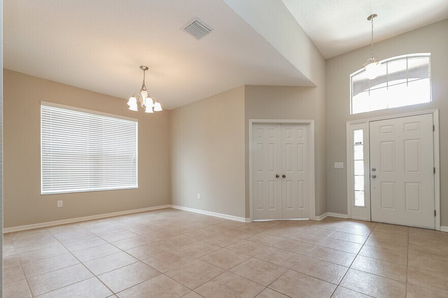 Building Photo - 7320 Forest Mere Dr