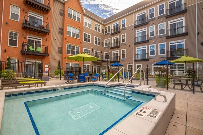 Huge Hot Tub - Conservancy Bend 1 Residences, LLC