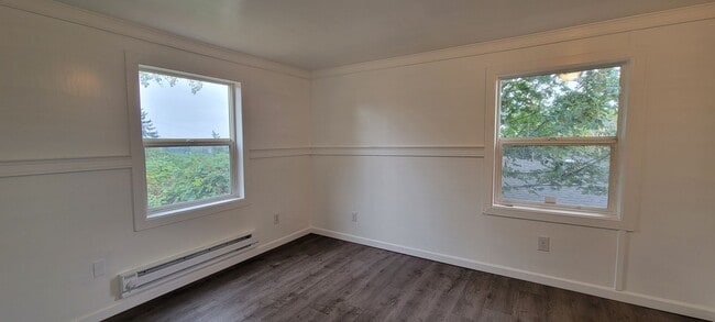 Building Photo - Cozy South Beacon Hill Cottage with 2 bedrooms, bonus room, and large yard with territorial views