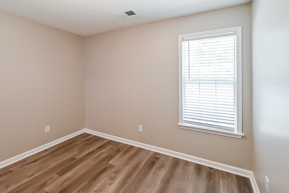 Building Photo - 216 Fawn Dr N