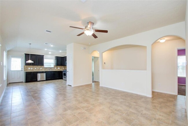 Building Photo - 2131 Tandy Park Way