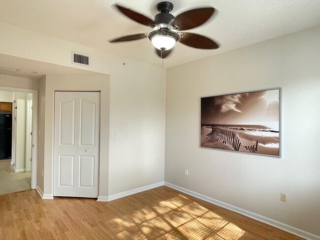 Building Photo - 9849 Baywinds Blvd