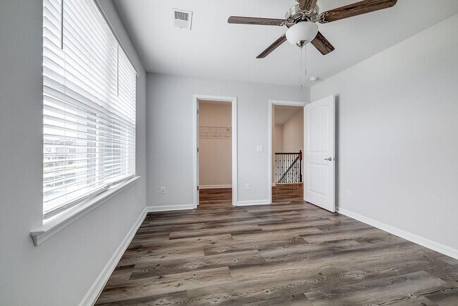 Building Photo - 42 Brookhaven Dr