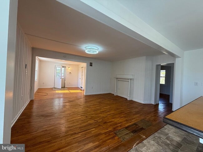 Primary Photo - 820 Ridgeview Rd