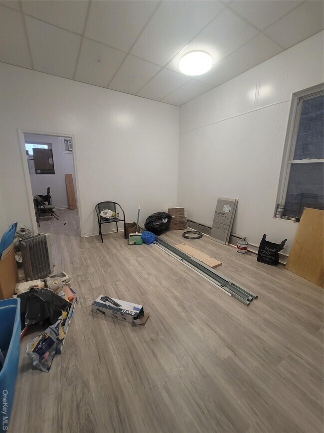 Building Photo - 3553 Holland Ave