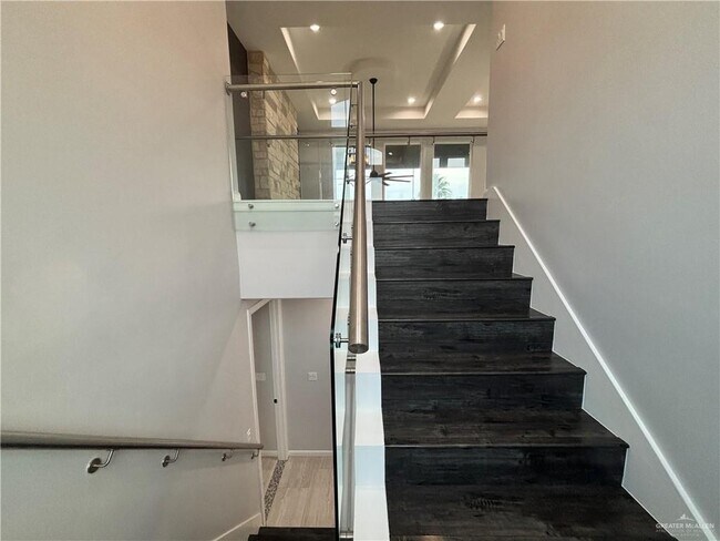 Building Photo - 33 Ensenada Ave