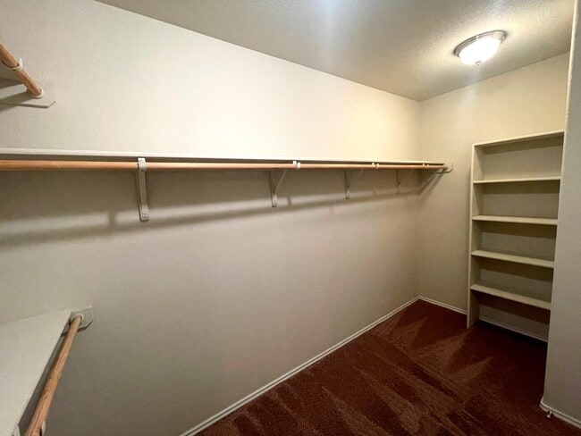 Building Photo - 263 Bainbridge Rd