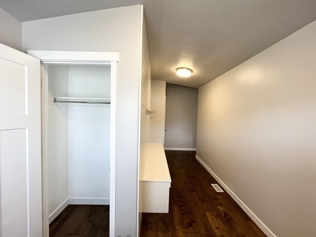 Building Photo - 621 Koins Way