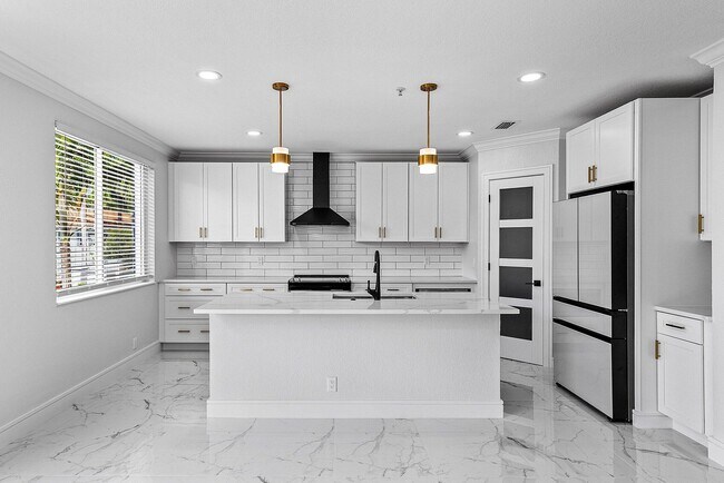 Building Photo - 3006 Waterside Cir