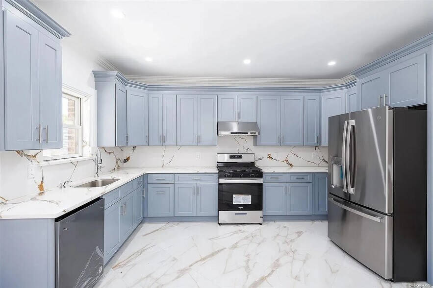 Building Photo - 8631 Range St