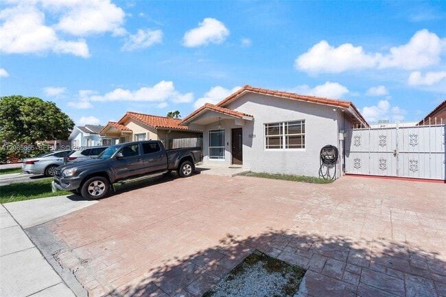 Building Photo - 11259 NW 88th Ave