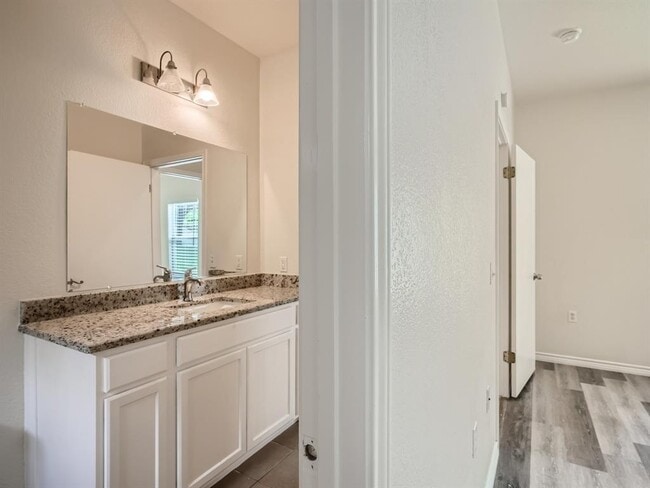 Building Photo - 6102 Reicher Dr