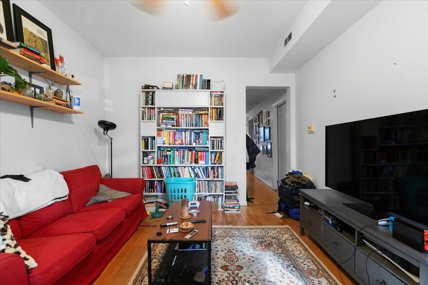 Building Photo - 3121 N Kimball Ave
