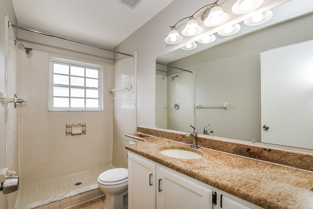 Building Photo - 201 Whiterapids Ct