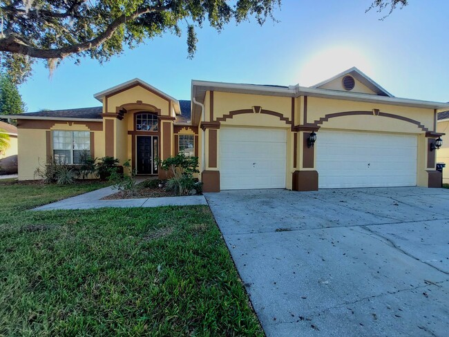 Primary Photo - Beautiful 4 Bedroom, 4 Bathroom Home in Da...