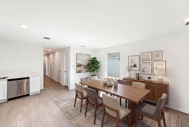 Building Photo - 1 MONTH FREE RENT WITH 18 - 24 MONTH LEASE!!! AVAILABLE THROUGH MAY ONLY! INTERNET INCLUDED!