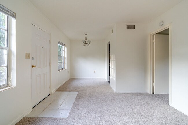 Building Photo - 236 Desoto Dr