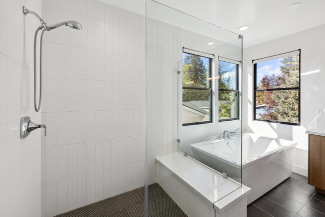 Building Photo - Luxurious Modern Single Family Home in West Menlo Park Available Now!