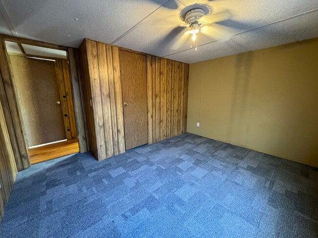 Building Photo - Cozy 3/2 Mobile Home in the Silver Creek A...