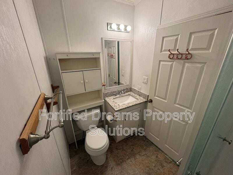 Building Photo - 1980 Bethania-Rural Hall Rd