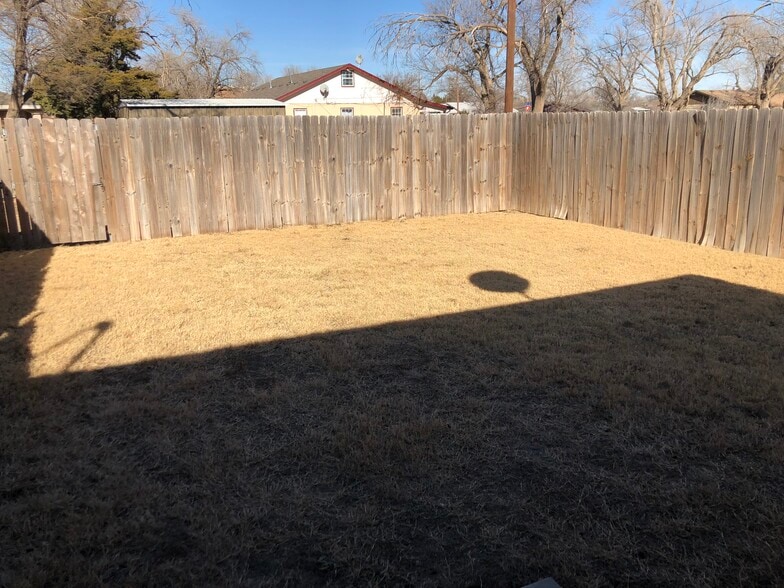 Fenced Backyard - 505 9th Ave B