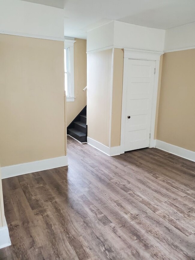 Building Photo - 3 Bed 1 bath house