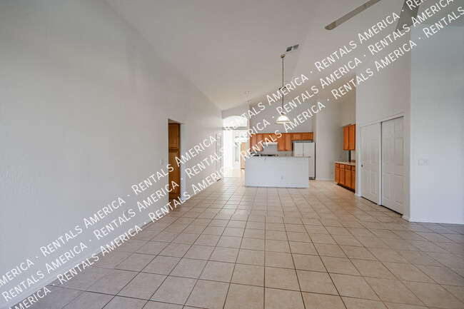 Building Photo - 10844 W Palm Ln