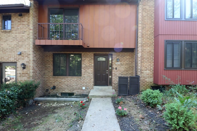 Building Photo - 7824 Briardale Terrace