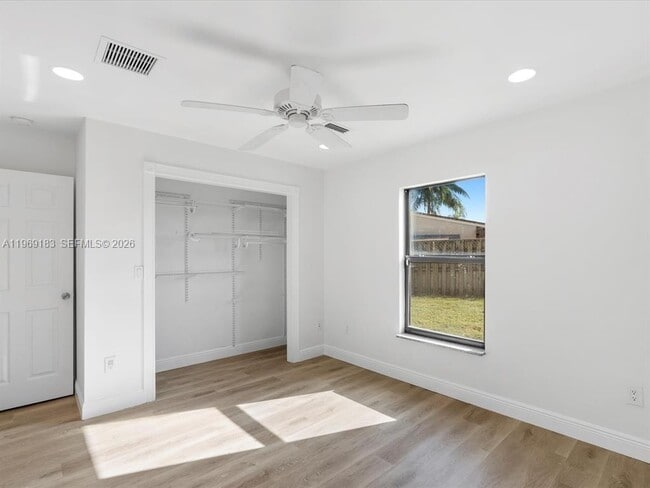 Building Photo - 8 SW 11th St