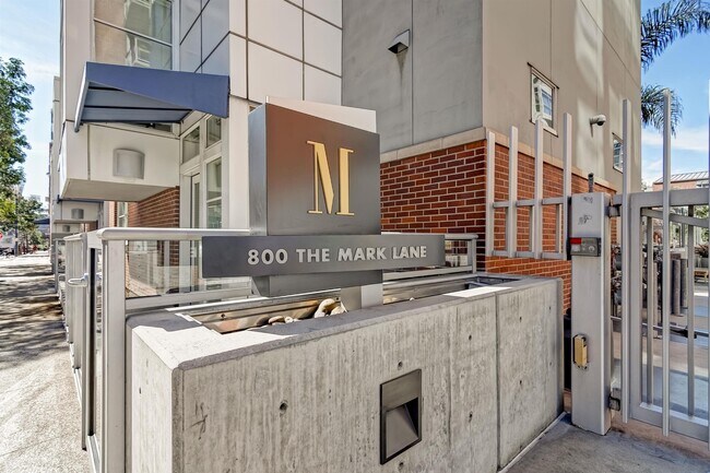Building Photo - 800 The Mark Ln