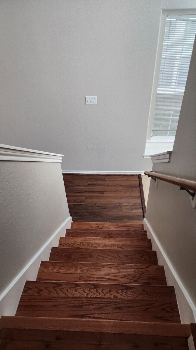 Building Photo - 11430 Hackmatack Way