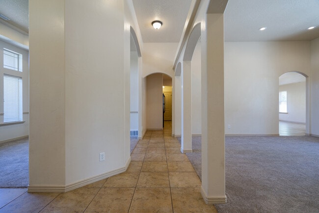 Building Photo - 4 Bedroom in The Knolls at Little Valley