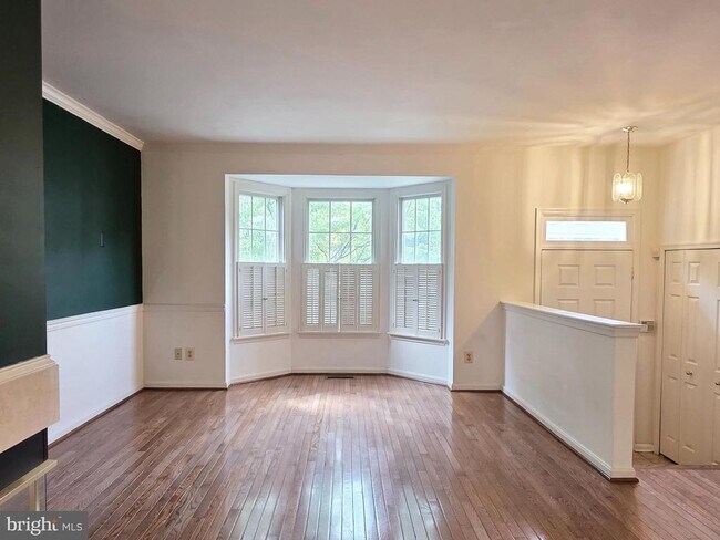 Building Photo - 937 Walnut Wood Rd