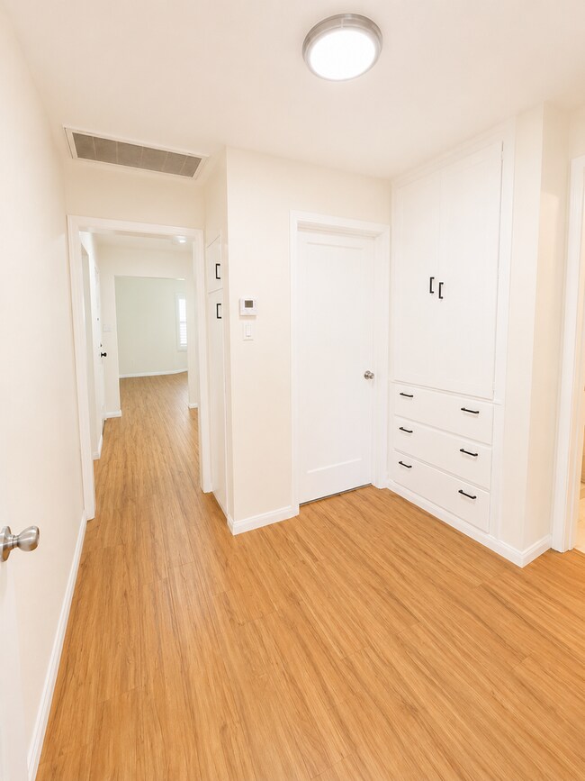 Building Photo - 2157 W 109th Pl