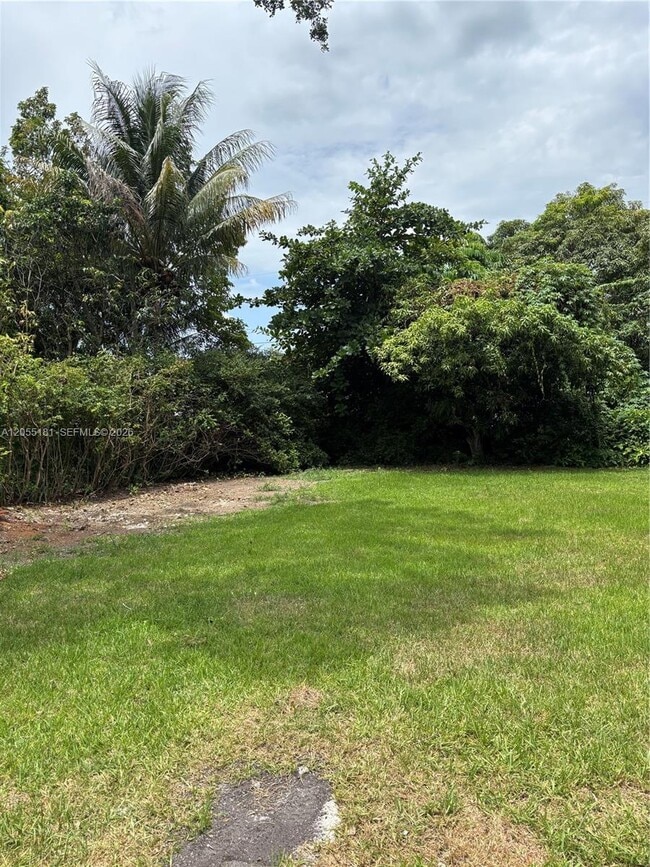 Building Photo - 6410 SW 63rd Ct