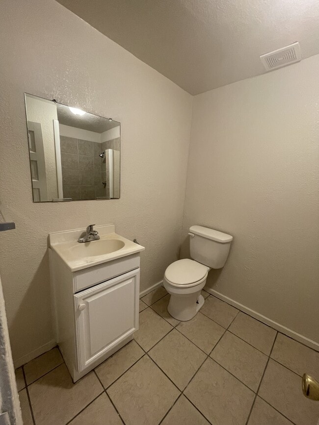 Building Photo - 1522 Yandell Dr