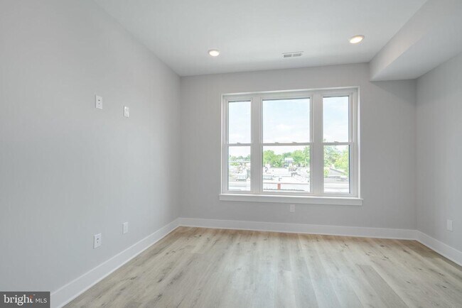 Building Photo - 5122 Ranstead St