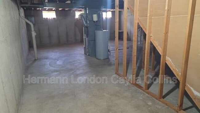 Building Photo - 946 Amaral Cir