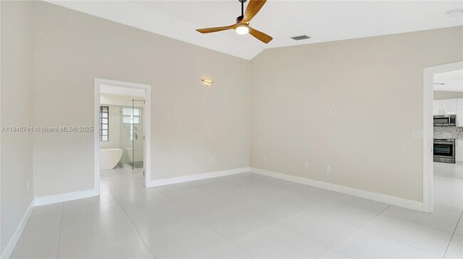 Building Photo - 1412 NE 53rd Ct
