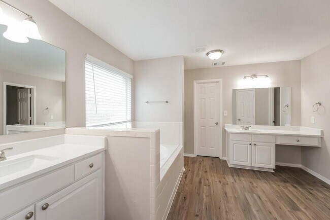 Building Photo - 5518 Sequin Dr